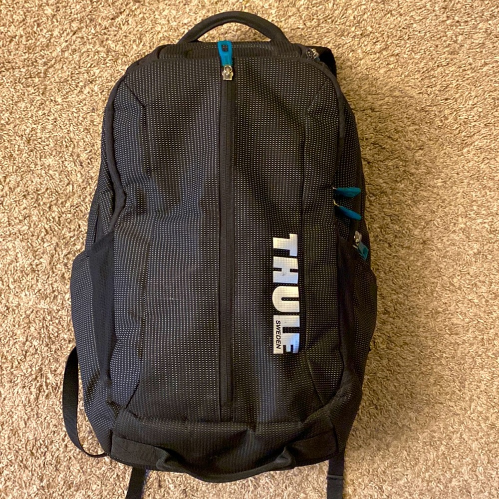 Thule 25L Cross Over Day Pack / Laptop Bag (A8)